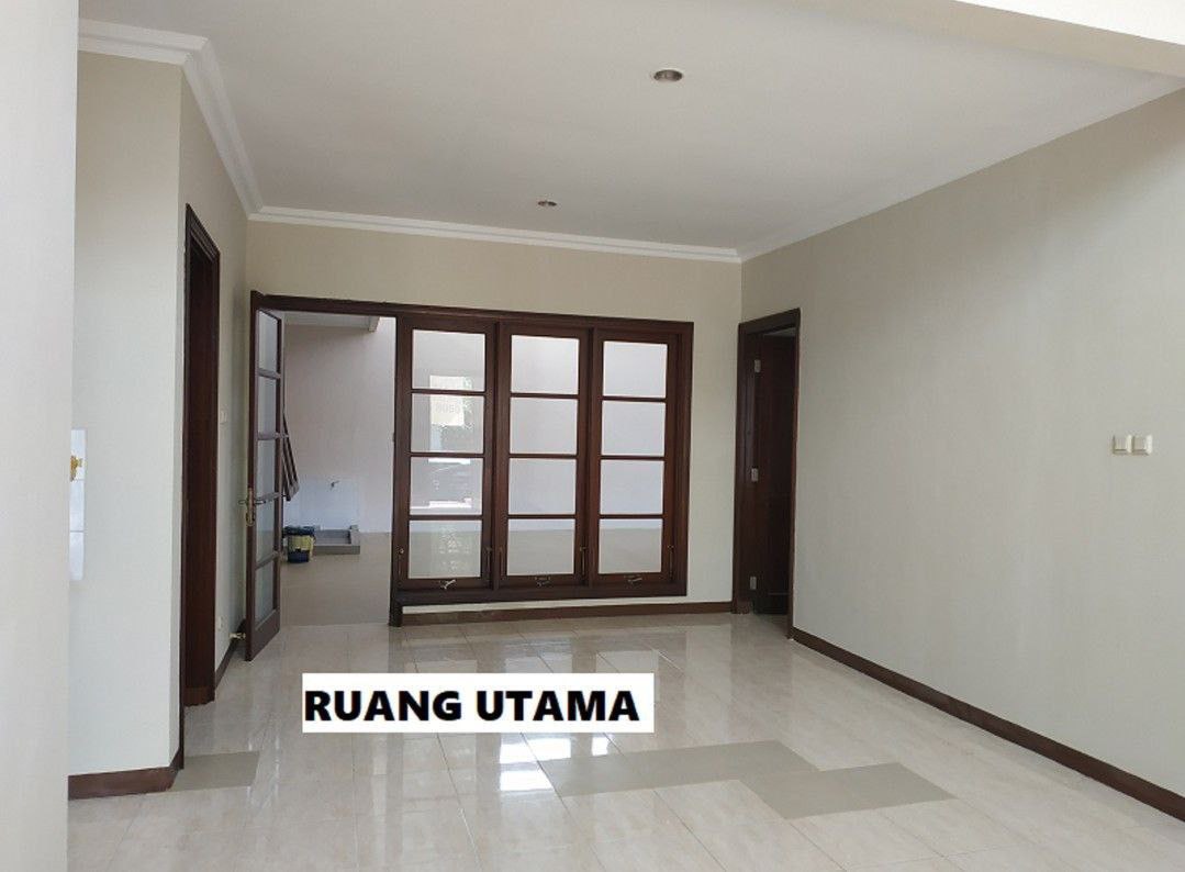 Disewakan Rumah Strategis di Fullerton Citraland Surabaya Barat - Thumbnail 3