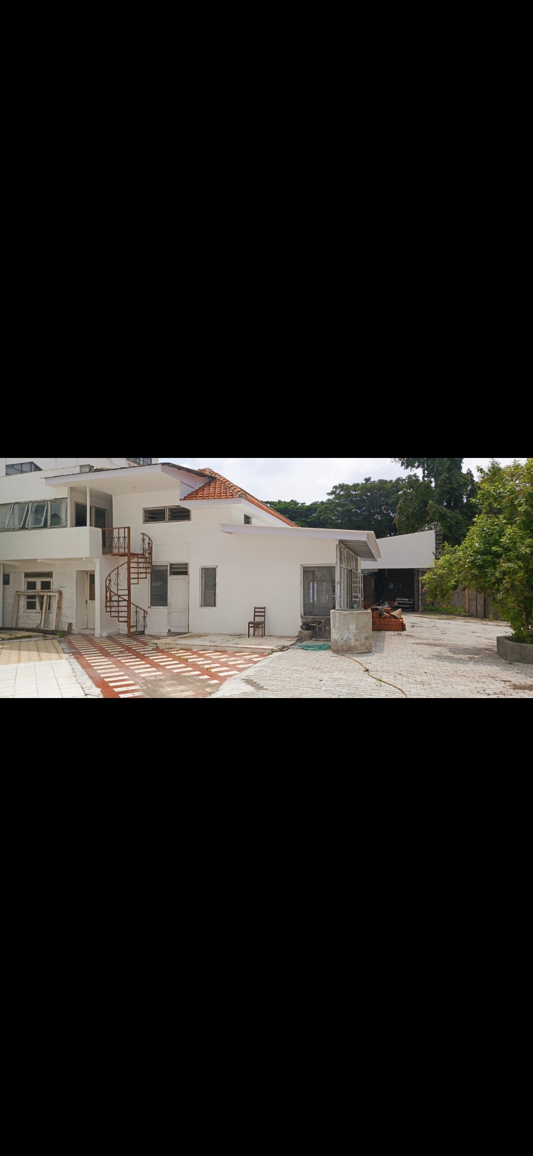 Dijual/Disewakan Rumah Siap Usaha di Raya Darmo Surabaya Selatan - Image 1
