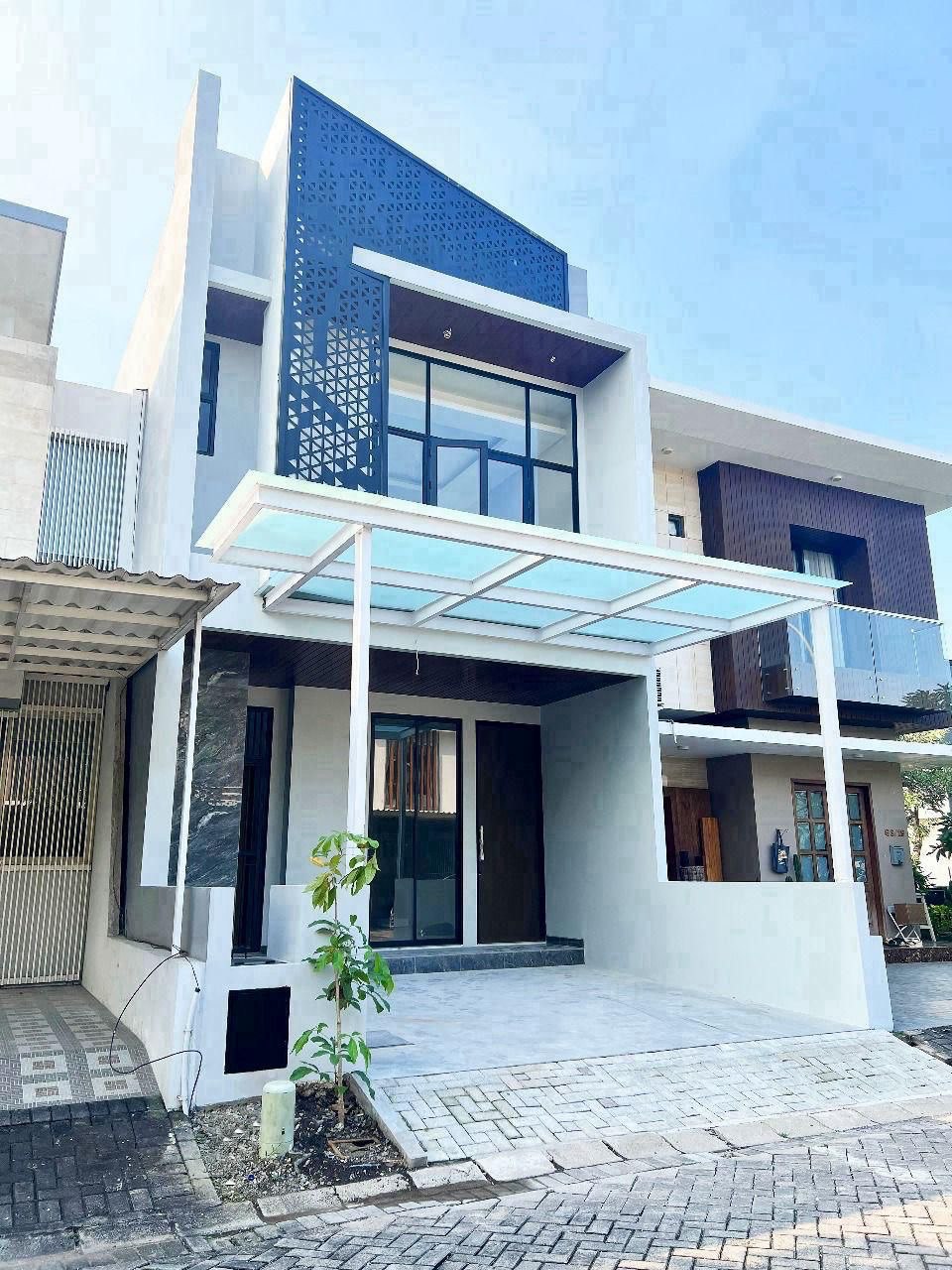 Dijual Rumah Baru Siap Huni di Kawasan Elit Moca Vrbana Dian Istana Surabaya Barat - Image 1