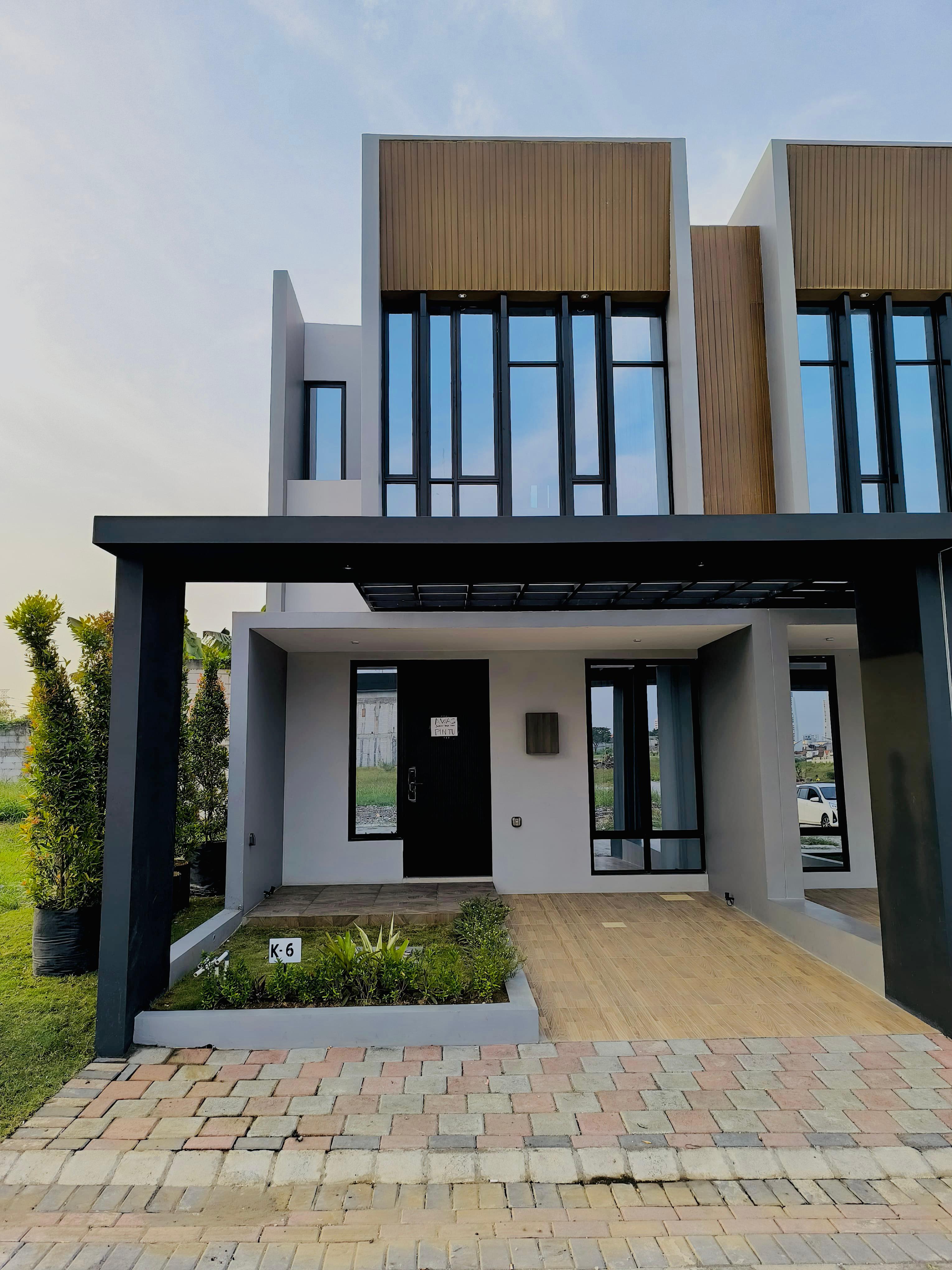Dijual Rumah Mewah Baru di Darmo Graha Residence Surabaya Barat - Image 1