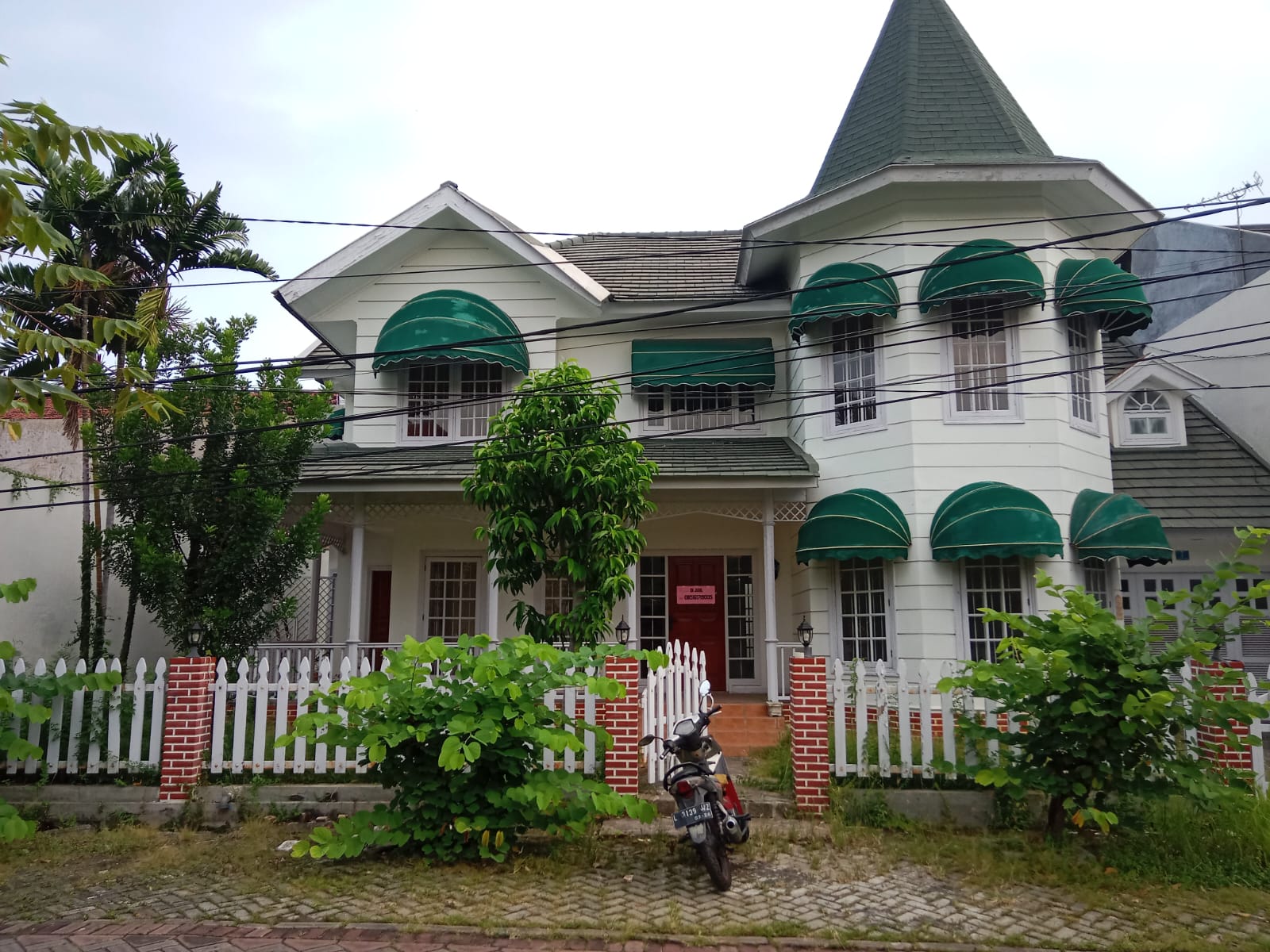 Dijual Rumah Luas 2 Lantai di Jalan Sidosermo Surabaya Selatan - Image 1