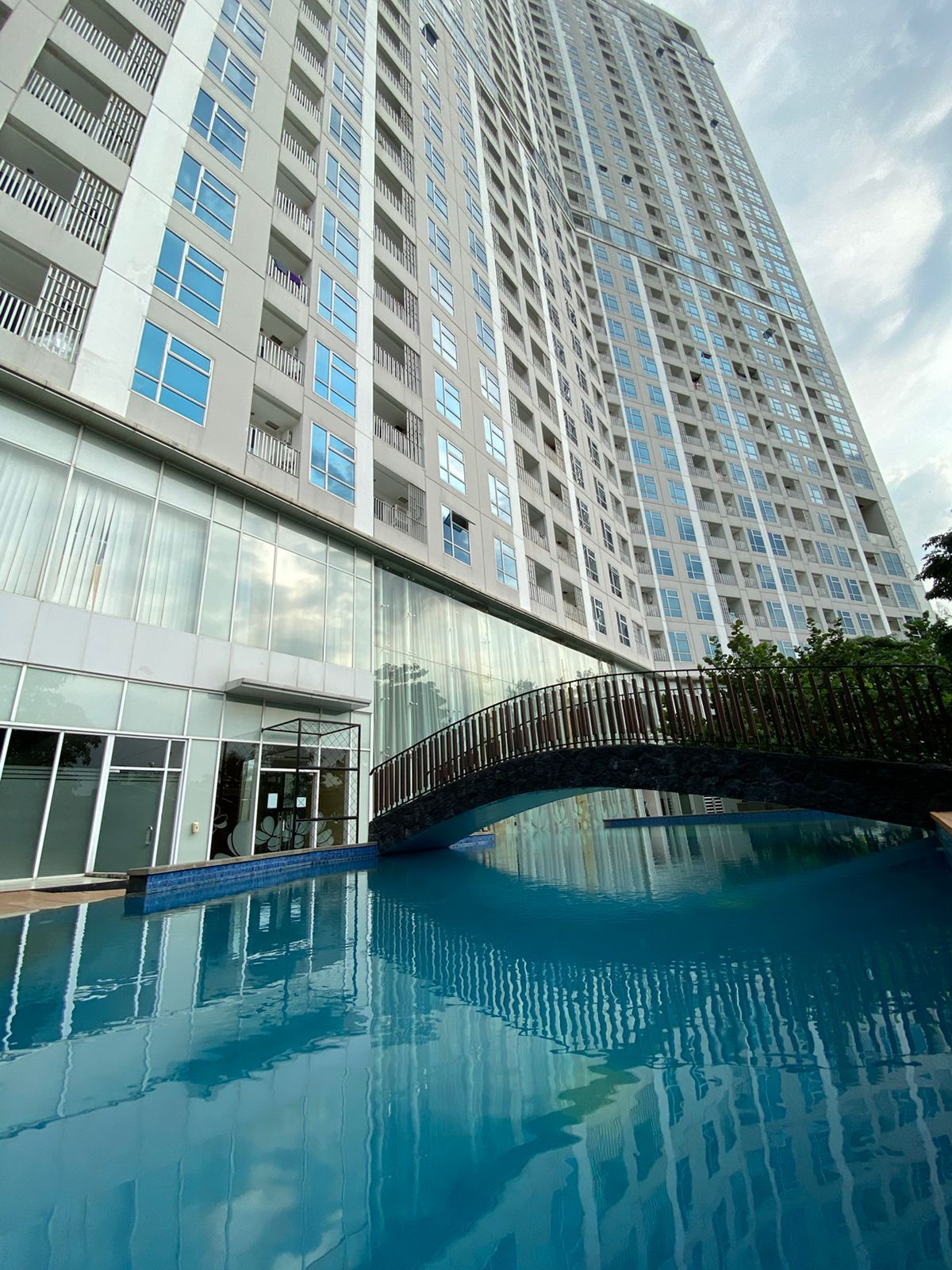 Dijual Unit Apartemen Strategis Siap Huni di Grand Sungkono Lagoon Surabaya Barat - Image 1
