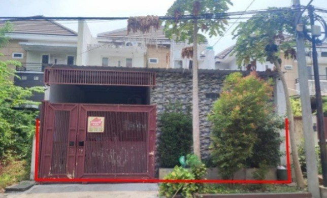 Dijual Lelang Rumah Modern Strategis di Perum Green Semanggi Mangrove Surabaya Timur - Image 1