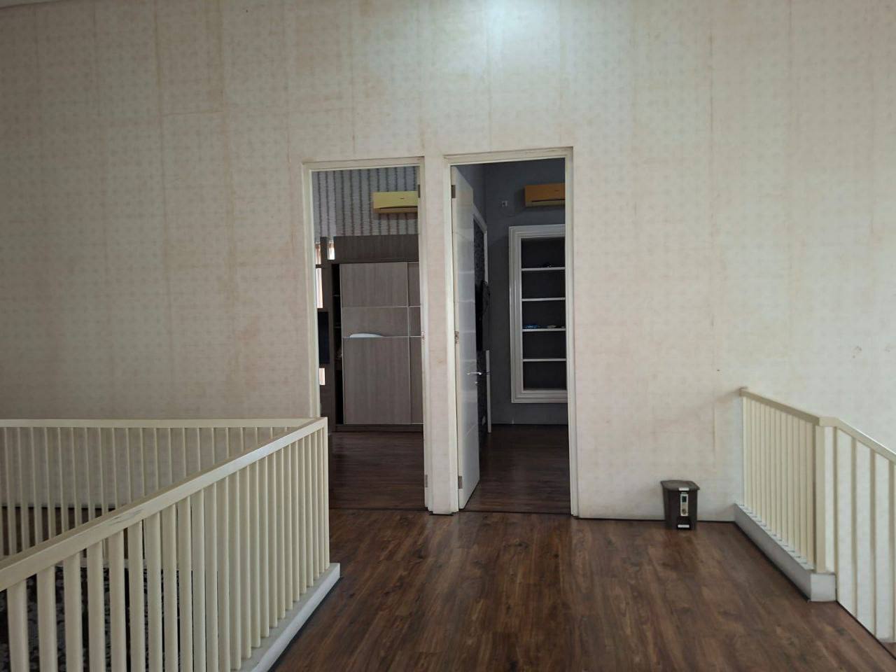 Dijual Rumah Mewah Full Furnished di Raffles Garden Citraland Utama Surabaya Barat - Thumbnail 2