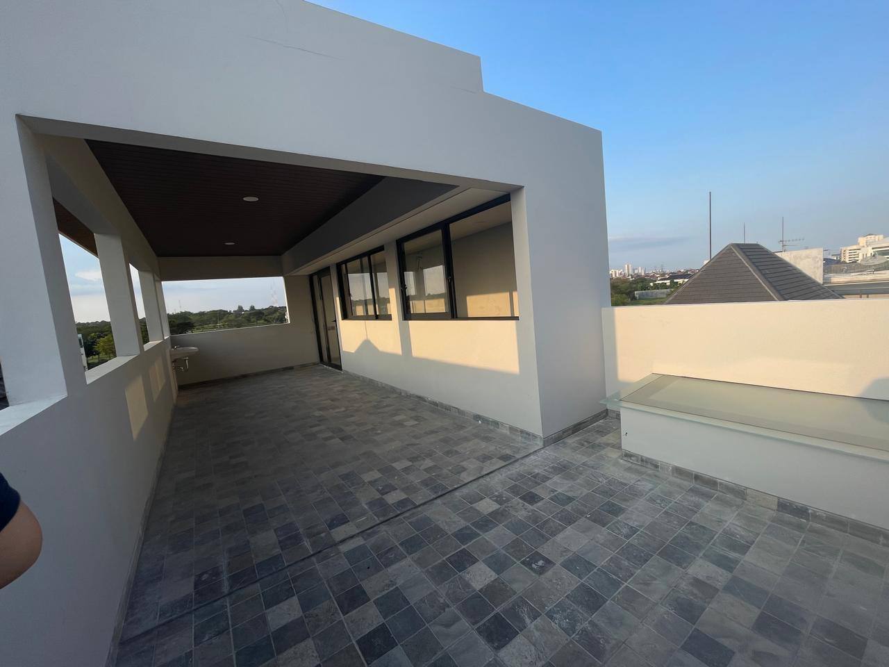 Dijual Rumah Minimalis 3 Lantai di Citraland Surabaya Barat - Thumbnail 3