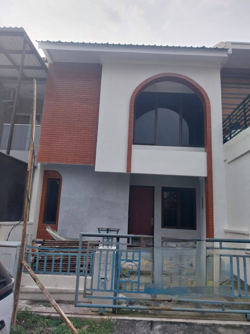 Dijual Rumah Mewah di Taman Puspa Raya Citraland Surabaya Barat - Image 1