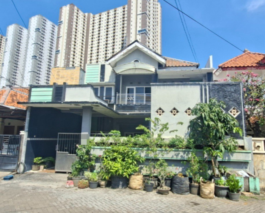 Dijual Lelang Rumah Luas Strategis Tengah Kota di Puri Kalijudan Surabaya Timur - Image 1