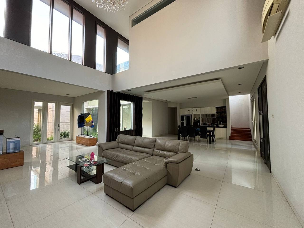 Dijual Rumah Mewah Modern Eksklusif di Citraland Raya Surabaya Barat - Thumbnail 4