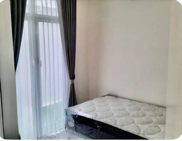 Disewakan Rumah Siap Huni Eksekutif di Grand Pakuwon Victoria Citraland Surabaya Barat - Thumbnail 4