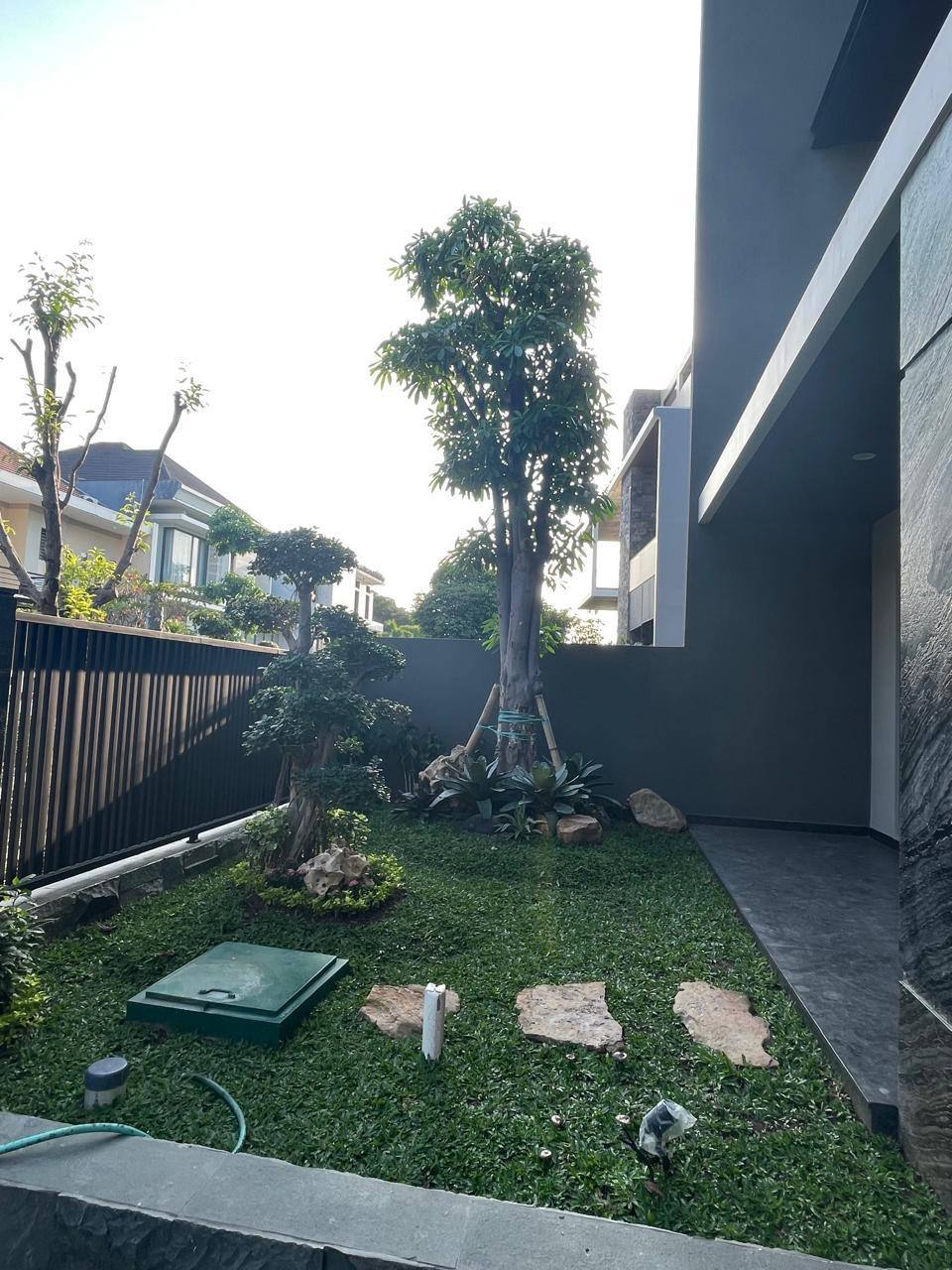 Dijual Rumah Baru Elite Mewah di North Emerald Mansion, Citraland Surabaya Barat - Thumbnail 3