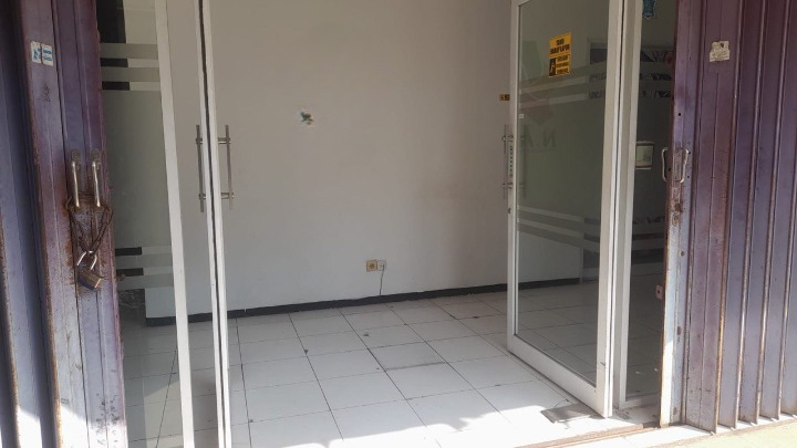 Disewakan 2 Ruko Jejer di Kawasan Permata Bintoro Surabaya Pusat - Thumbnail 2