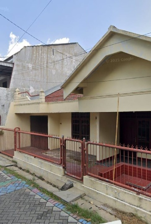 Dijual Rumah Lokasi Strategis di Jalan Jenggolo II Pucang Sidoarjo - Image 1