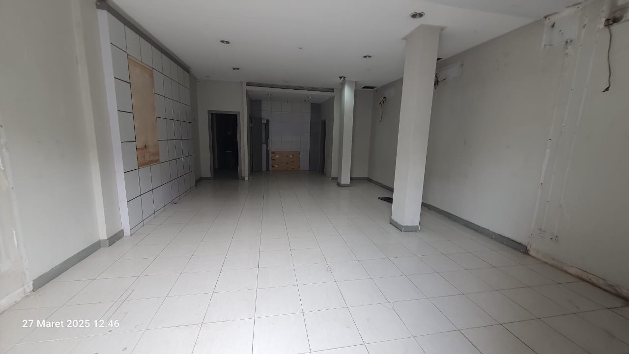 Disewakan Ruko 3 Lantai Siap Huni di Raden Saleh Surabaya Utara - Image 1