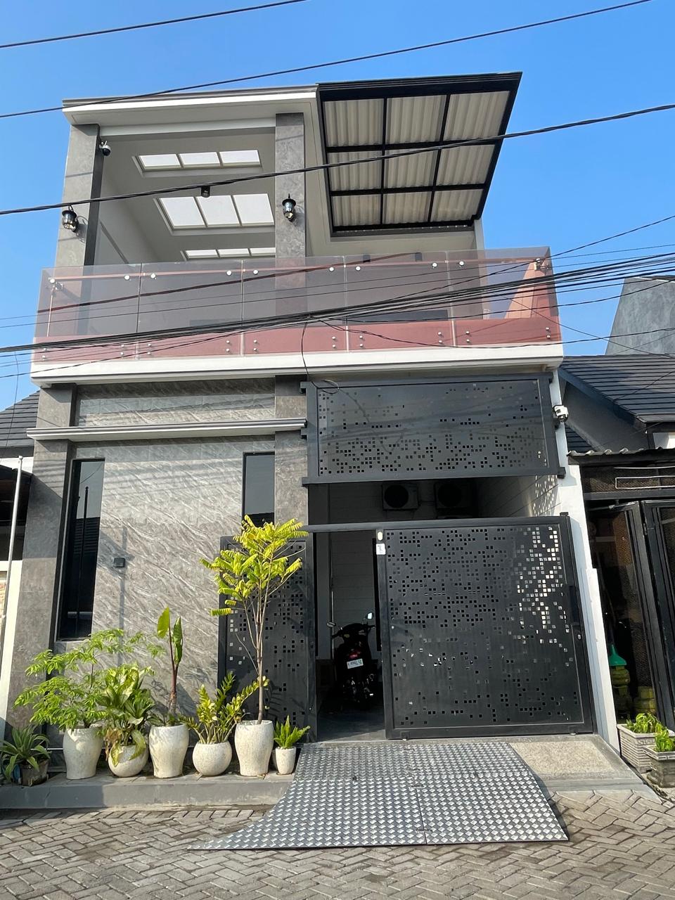Dijual Rumah Minimalis Full Furnish di Alana Regency Tambak Oso Waru Sidoarjo - Image 1