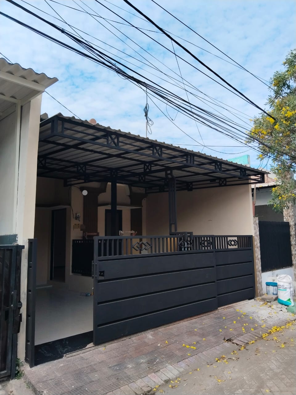 Jual Rumah Baru Renov 1 Lantai di Taman Wiguna Surabaya Selatan - Image 1