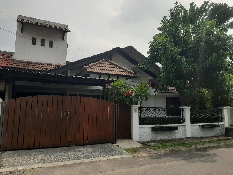 Dijual Rumah Mewah Lokasi Strategis di Pondok Nirwana MERR Surabaya Timur - Image 1