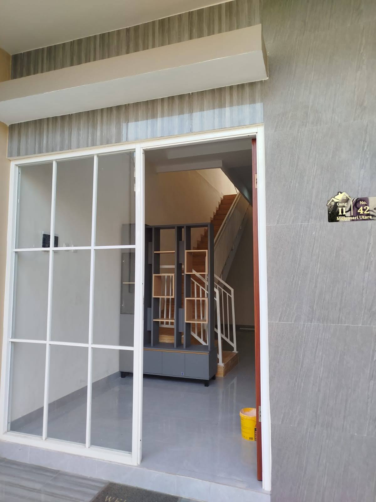 Dijual Rumah Baru 2 Lantai Semi Furnish di Jalan Mulyosari Surabaya Timur - Thumbnail 3