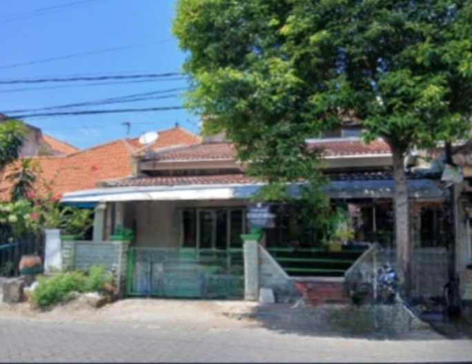 Dijual Rumah Dua Lantai Strategis di Daerah Ketintang Surabaya Selatan - Image 1