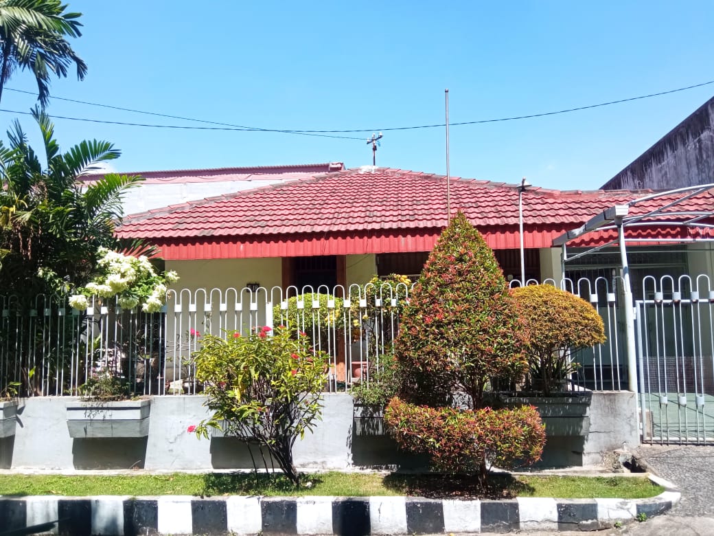 Jual Rumah 1 Lantai di Kris Kencana Sari Siap Huni Lokasi Strategis Surabaya Barat - Image 1