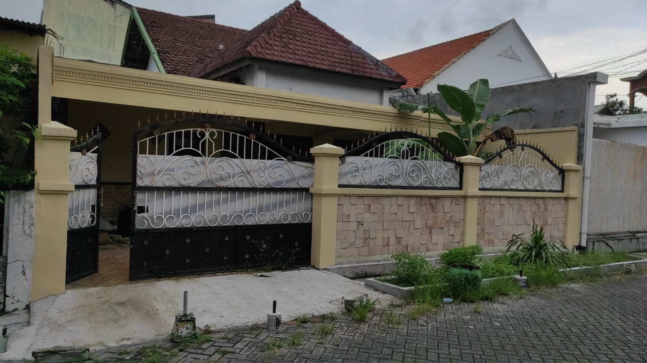 Jual Rumah Strategis di Jalan Ikan Sumbal Perak Barat Surabaya Utara - Image 1