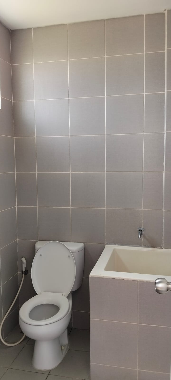 Disewakan Ruko Komersial 3 Lantai di Northwest Boulevard Lokasi Strategis Citraland Utara Surabaya - Thumbnail 3