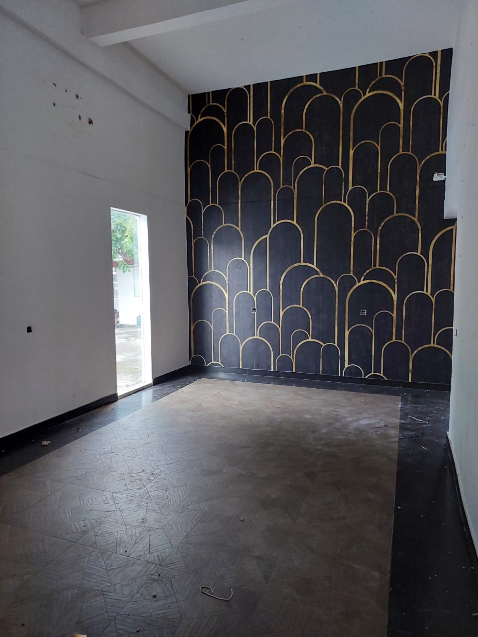 Disewakan Rumah Usaha 1.5 Lantai Posisi Hook di Kartini Surabaya Pusat - Thumbnail 4