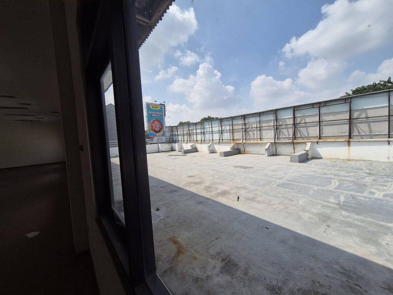 Disewakan Ruko Komersial Strategis di Jalan Raya Mayjend Sungkono Surabaya Barat - Thumbnail 2