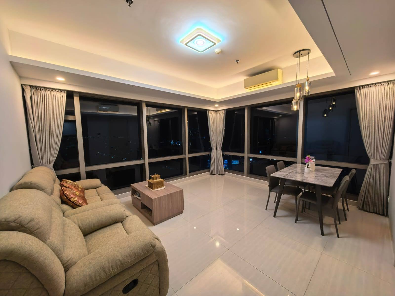 Dijual atau Disewakan Apartemen Mewah La Riz Mansion Pakuwon Surabaya Barat - Image 1