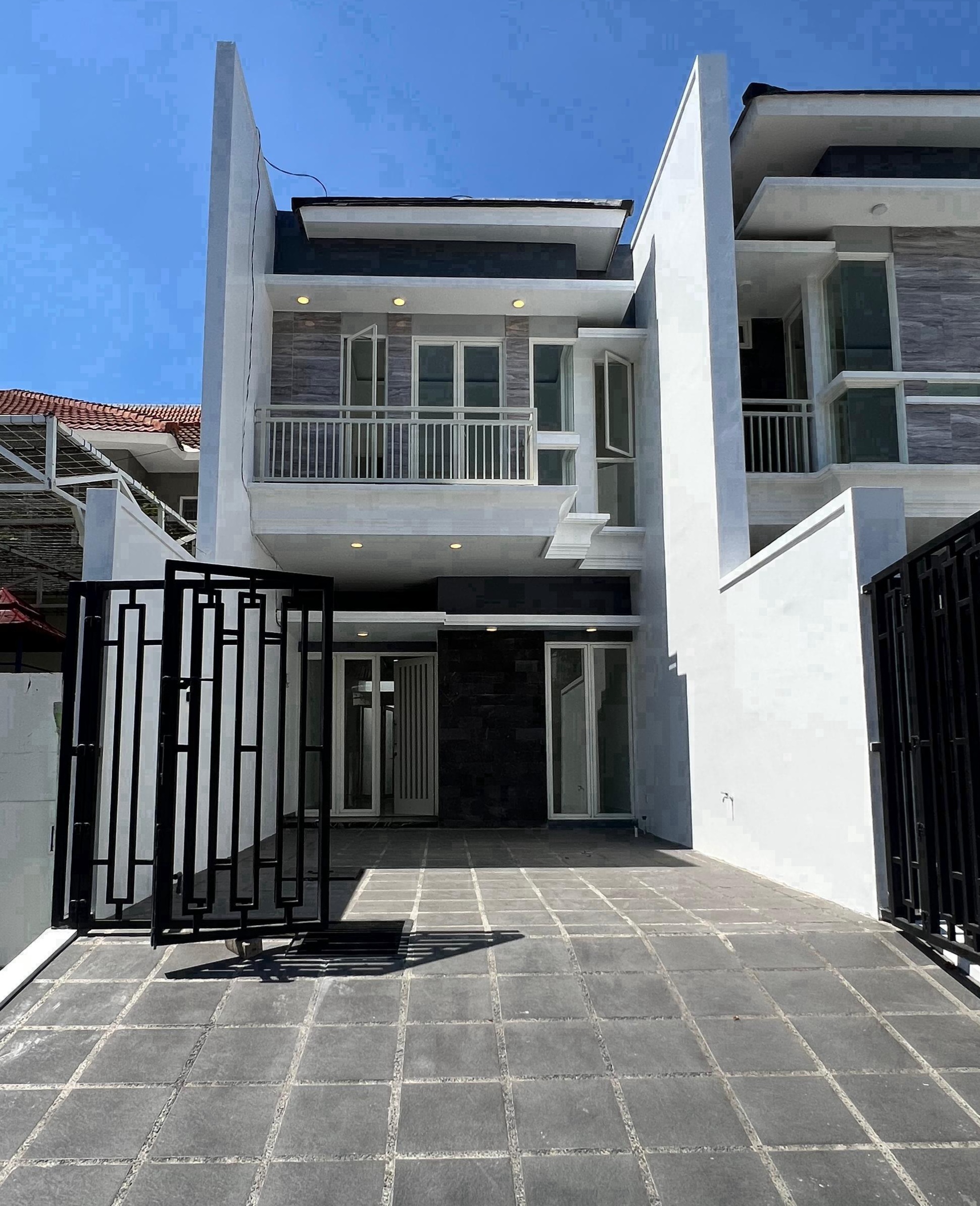 Dijual Rumah Baru gress di Jemursari Selatan Surabaya Selatan - Image 1
