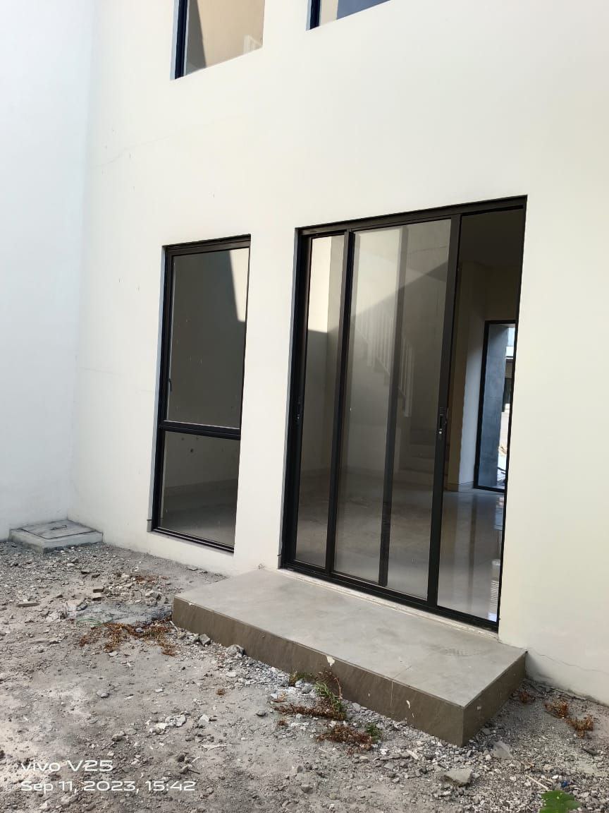 Dijual Rumah Bagus 2 Lantai di Central Park Juanda Sidoarjo - Thumbnail 3