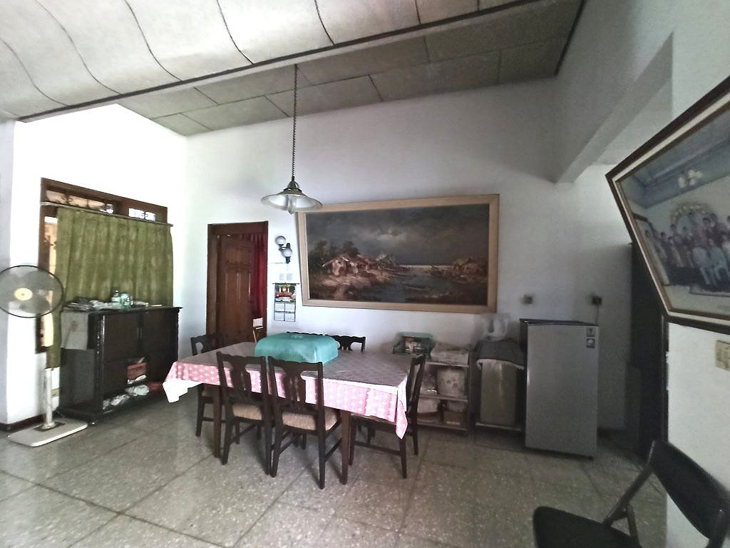 Dijual Rumah Lokasi Strategis dan Siap Huni Raya Jemur Andayani Surabaya Selatan - Thumbnail 5