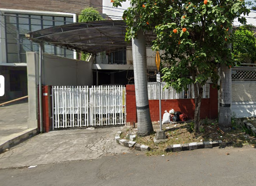 Dijual Rumah Nol Jalan Raya di Kawasan Jalan Kartini Surabaya Pusat - Image 1