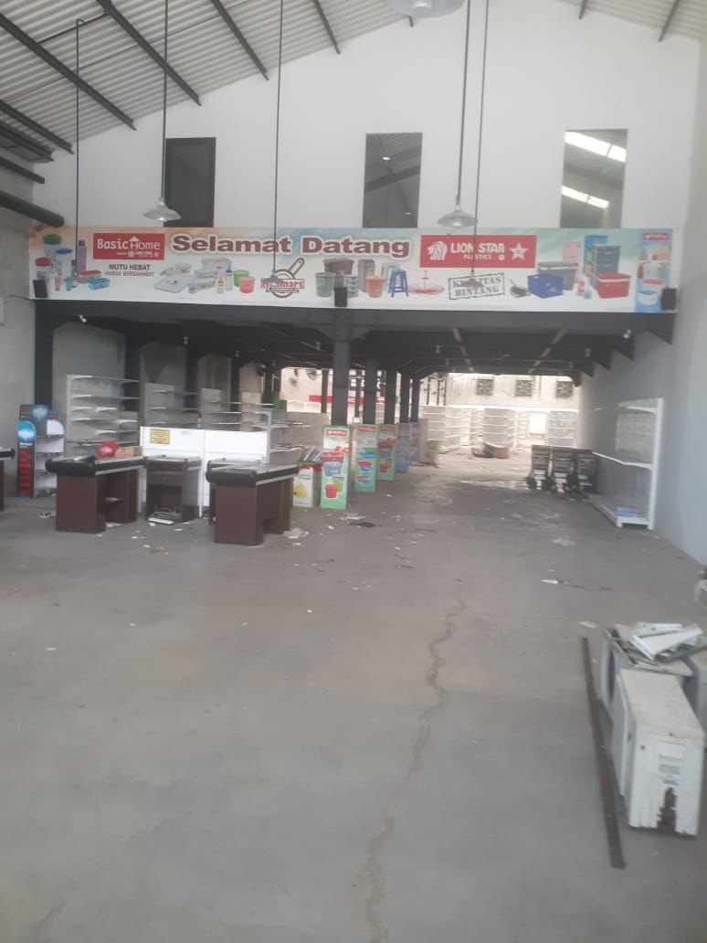Disewakan Rumah Usaha Ex Supermarket Raya Menganti Lokasi Strategis Surabaya Barat - Thumbnail 4