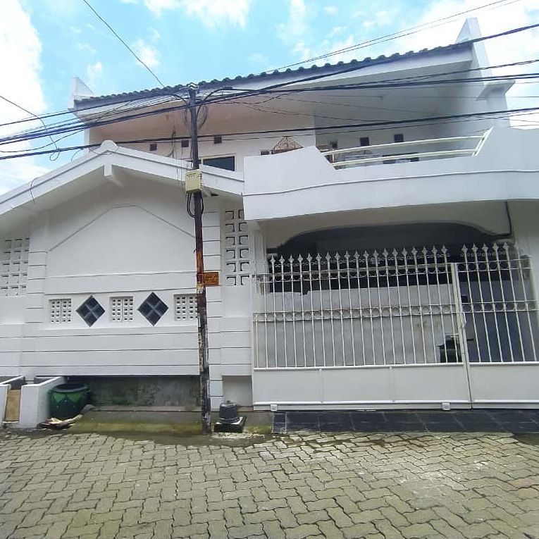 Dijual Rumah 2 Lantai Bebas Banjir Dekat Merr di Jalan Semolowaru Elok Surabaya Timur - Image 1