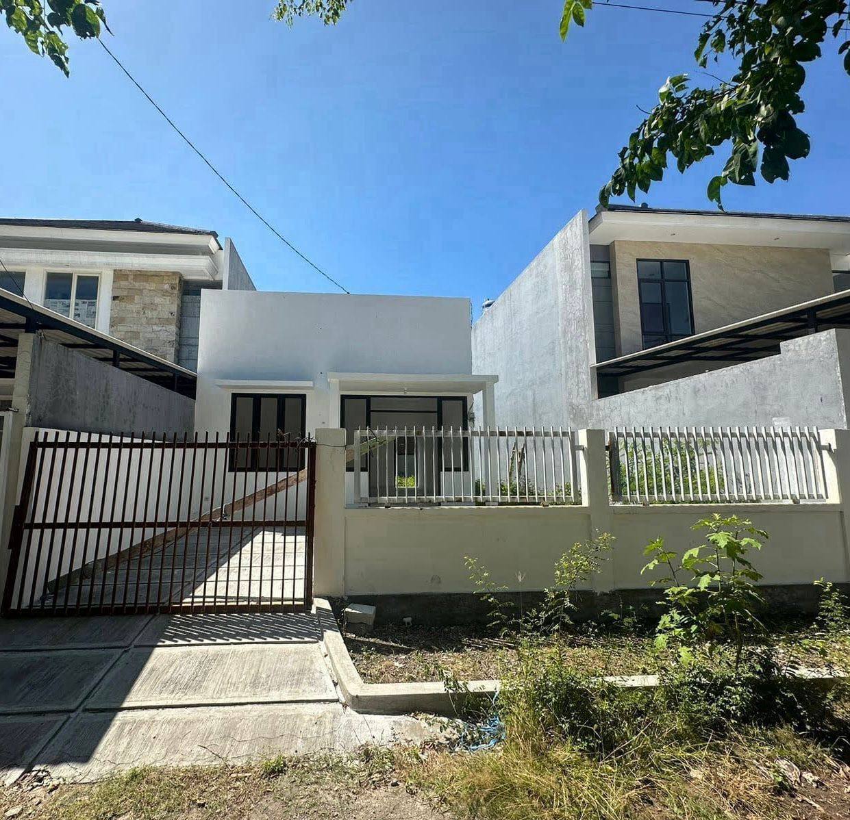 Dijual Rumah Hitung Tanah Dekat Ubaya Tenggilis Mejoyo Surabaya Selatan - Image 1