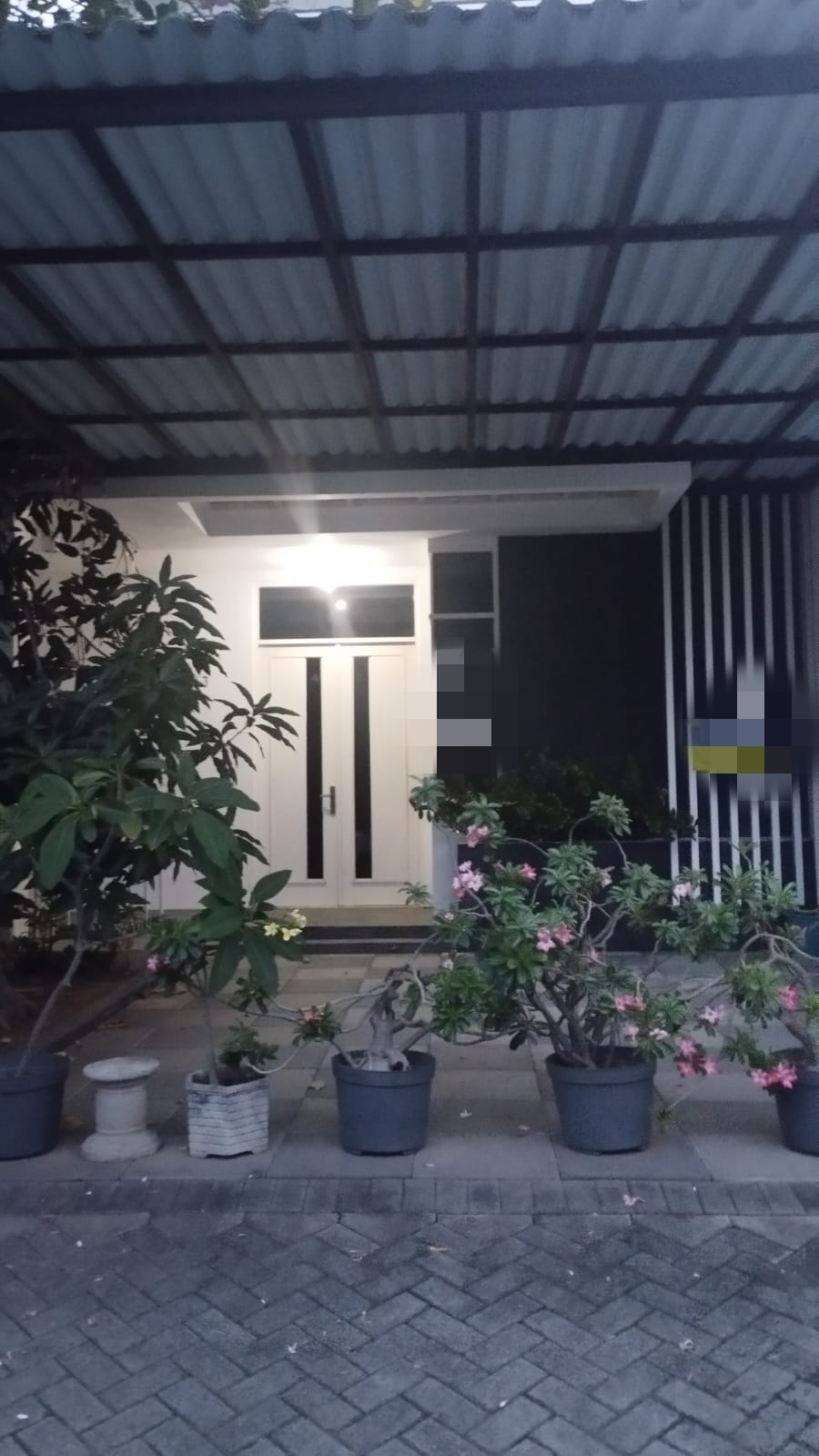 Dijual Rumah Siap Huni di Royal Residence Surabaya Barat - Image 1