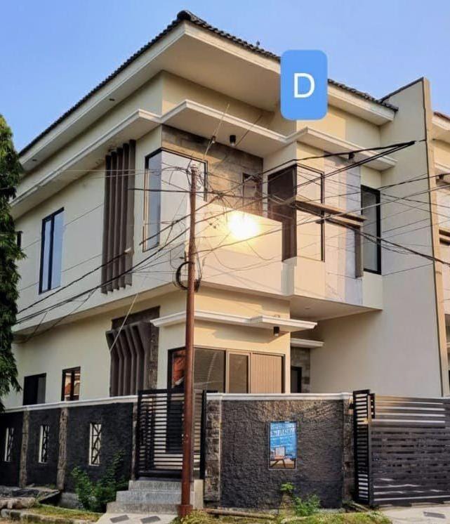 Jual Rumah Baru Mewah Baru Mulyosari Prima Utara Strategis Surabaya Timur - Image 1