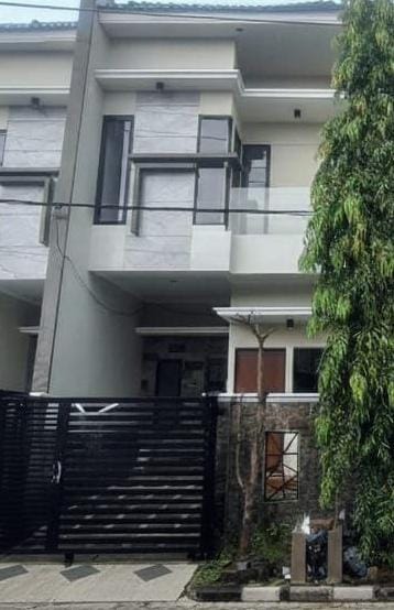 Jual Rumah Baru 2 Lantai di Mulyosari Prima Utara Strategis Surabaya Timur - Image 1