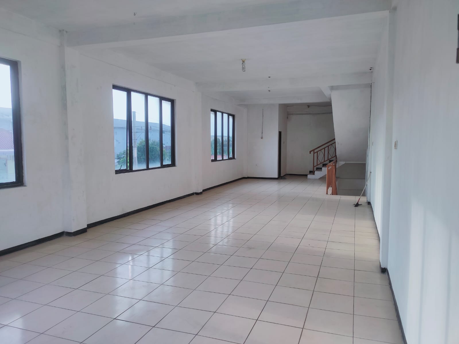 Disewakan Ruko Strategis Fira 51 di Raya Kenjeran Surabaya Utara – 3,5 Lantai Dekat Pusat Bisnis - Thumbnail 4