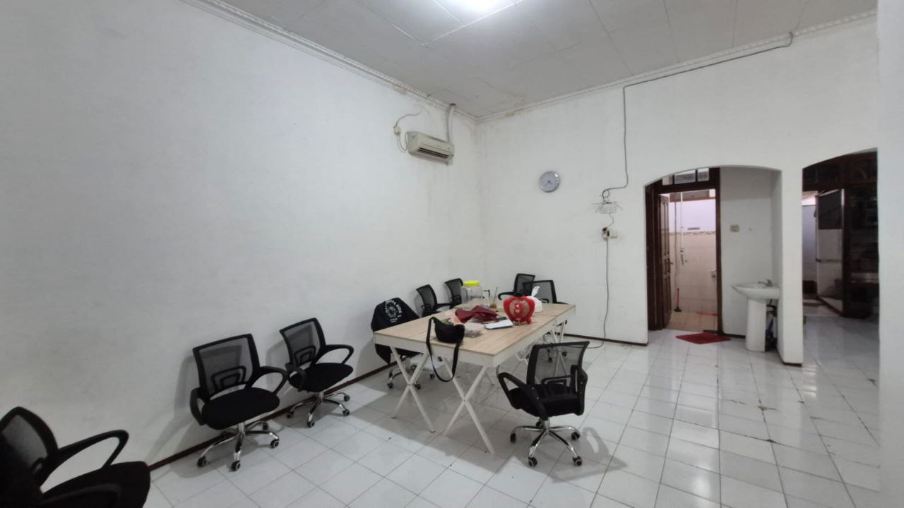 Disewakan Rumah Ex Kantor Siap Pakai di Ngagel Tama Tengah Surabaya Timur - Thumbnail 2