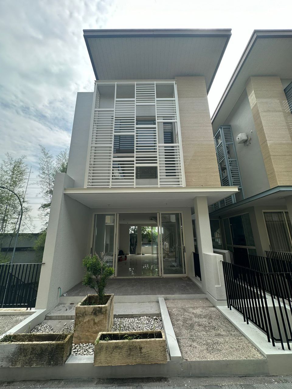 Dijual Rumah di Wisata Bukit Mas Cluster Notredame, Surabaya Barat - Image 1