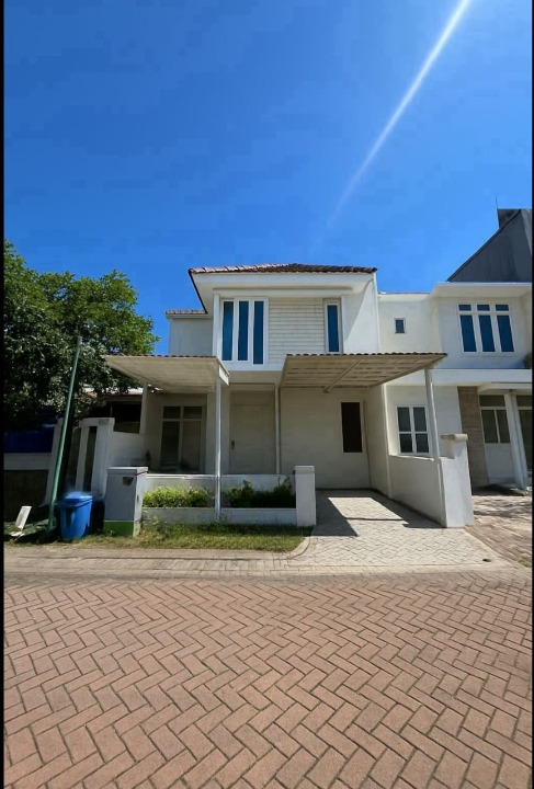 Dijual Rumah 2 Lantai Semi Furnish Murah Strategis di Taman Puspa Raya Citraland Surabaya Barat - Image 1