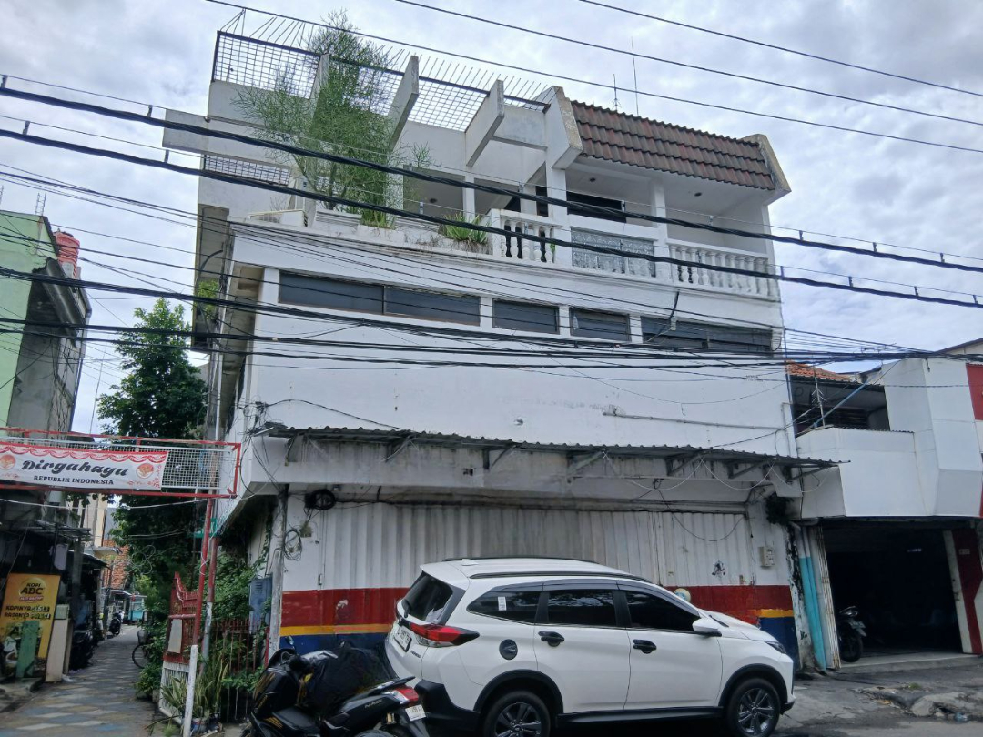 Disewakan Ruko Luas di Jl. Tambak Rejo Surabaya Utara – 3 Lantai Lengkap dengan Ruang Tidur dan Dapur - Image 1