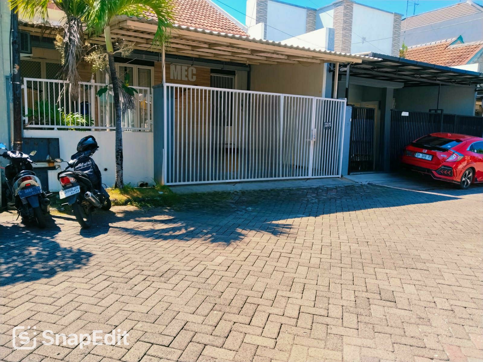 Dijual / Disewakan Rumah Usaha Siap Pakai di Wonorejo Permai Selatan Surabaya Timur - Image 1