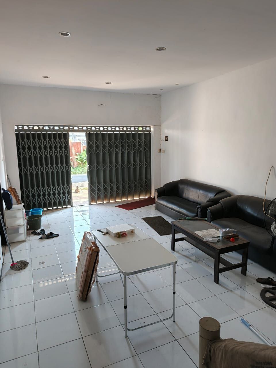 Dijual Ruko Strategis di Kutisari Selatan Surabaya Selatan - Image 1