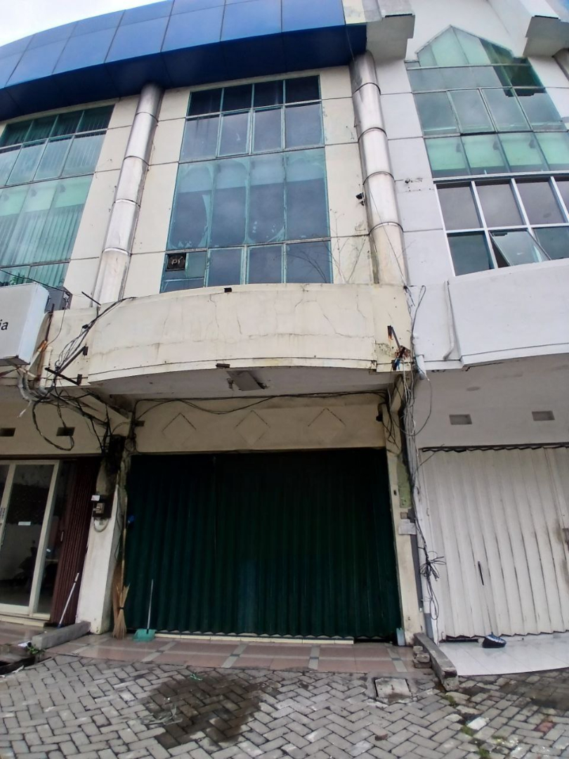 Disewakan & Dijual Ruko Strategis Cocok Untuk Usaha di Jalan Taman Kusuma Bangsa Surabaya Pusat - Image 1