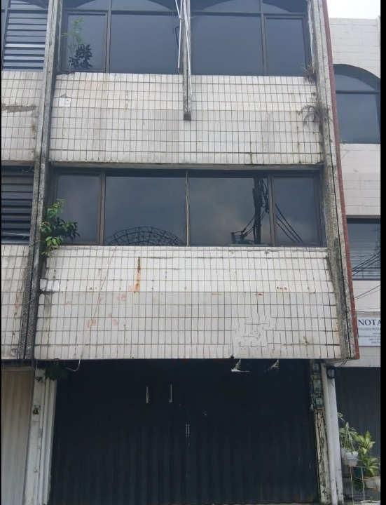 Jual Ruko 3 Lantai Strategis Murah Ambengan Surabaya - Image 1