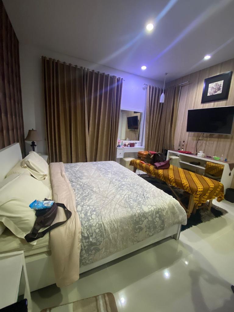 Jual Rumah Mewah 2 Lantai Raffles Garden Lokasi Strategis Surabaya Barat - Thumbnail 5