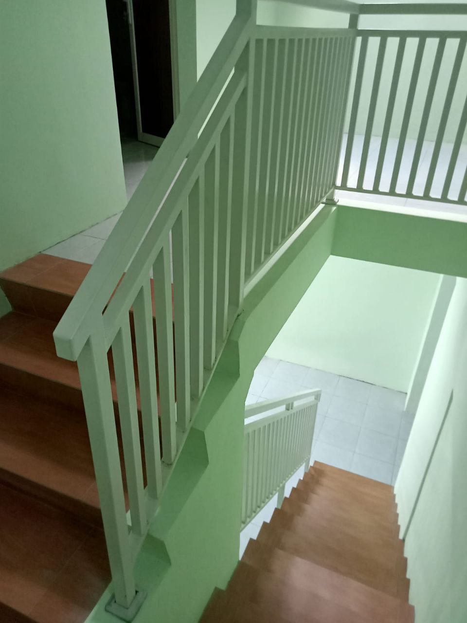 Dijual Rumah 2 Lantai Lokasi Strategis di Candi Lontar Surabaya Barat - Thumbnail 2