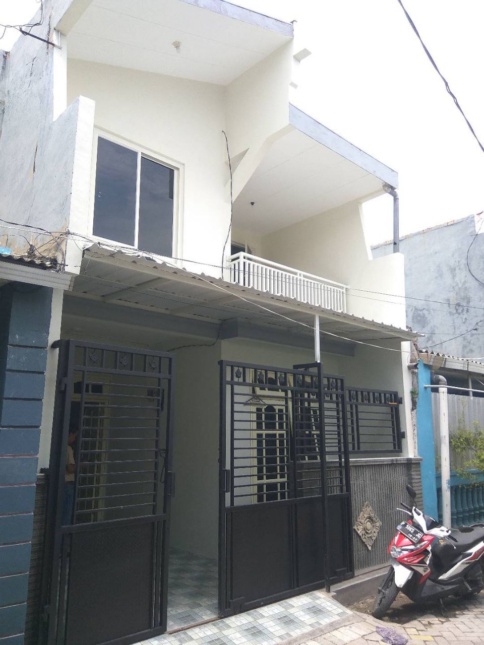 Dijual Rumah 2 Lantai Lokasi Strategis di Candi Lontar Surabaya Barat - Image 1